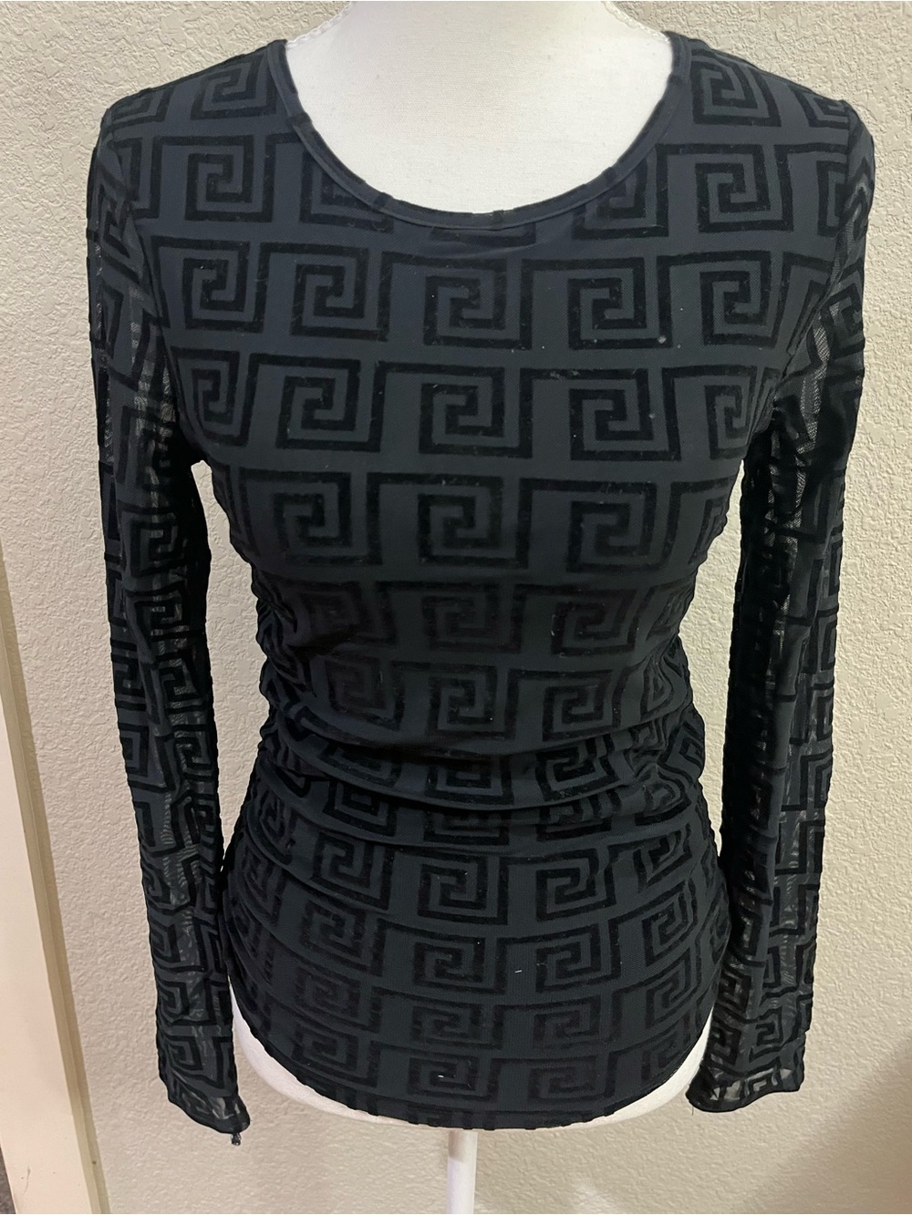Women's Black Geometric Velvet-Texture Long Sleeve Top